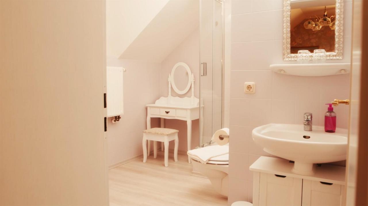 Anker Hotel Arneburg Eksteriør billede